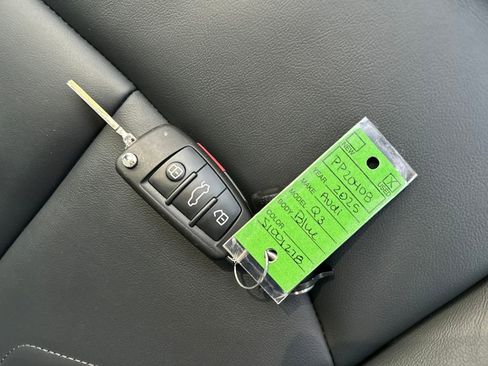 Used 2025 Audi Q3 2.0T Premium image 28