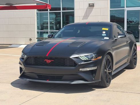 Used 2020 Ford Mustang Coupe RWD image 4
