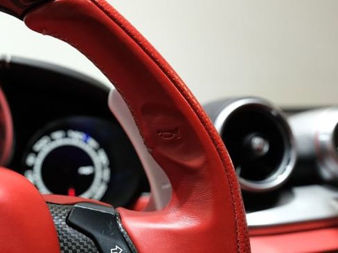 Used 2018 Ferrari California T image 24