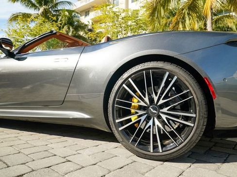 Used 2023 Aston Martin DBS Volante image 17