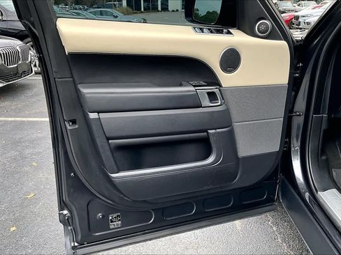 Used 2020 Land Rover Range Rover Sport HST image 21