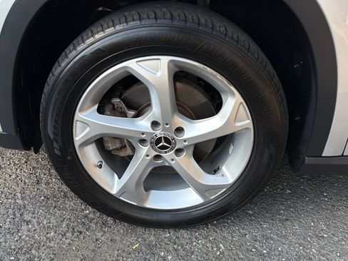 Used 2018 Mercedes-Benz GLA 250 4MATIC image 9