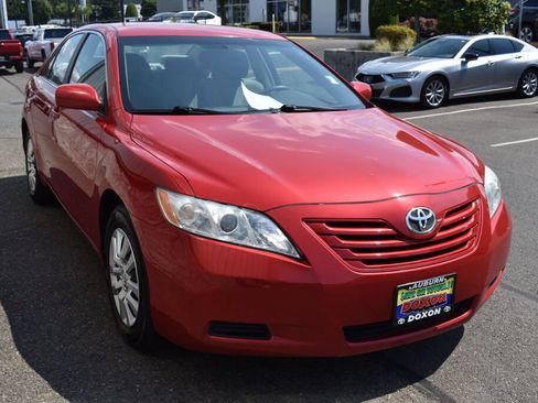 Used 2009 Toyota Camry LE FWD image 3