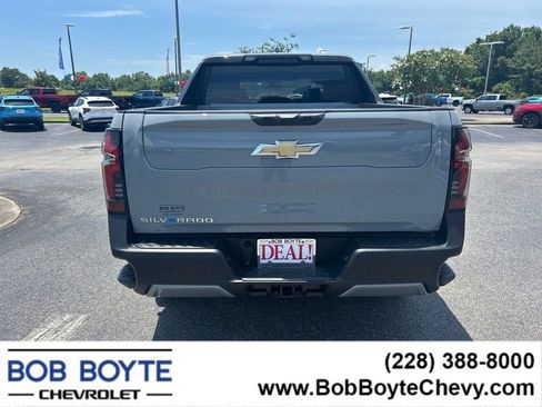 New 2025 Chevrolet Silverado EV LT image 4