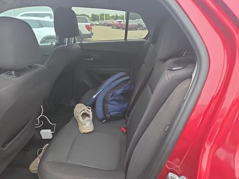 Used 2018 Chevrolet Trax LT AWD/4WD image 11