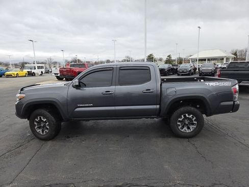 Used 2021 Toyota Tacoma TRD Off-Road w/ Technology Package AWD/4WD image 20