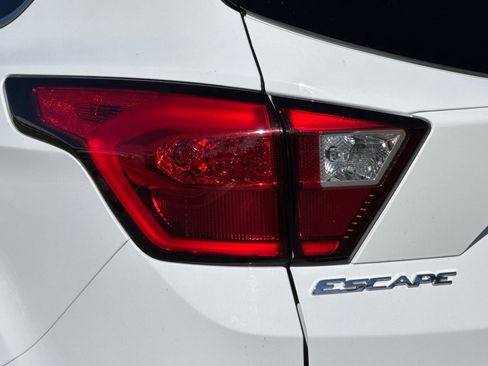 Used 2019 Ford Escape SEL image 26