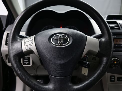 Used 2012 Toyota Corolla LE FWD image 18