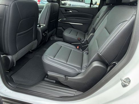 New 2026 Chevrolet Traverse LT w/ Sun and Wheel Package FWD image 20