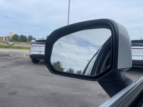 Used 2024 Hyundai Santa Fe SEL image 3