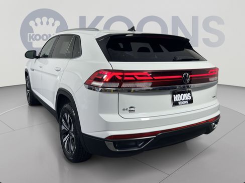 Used 2024 Volkswagen Atlas Cross Sport SE AWD/4WD image 8