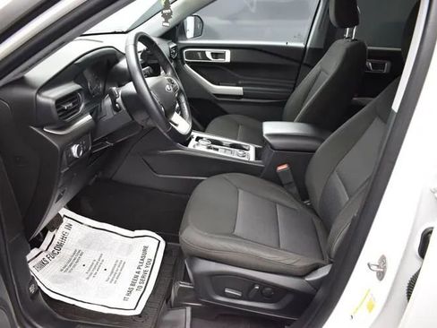 Used 2022 Ford Explorer XLT AWD/4WD image 14