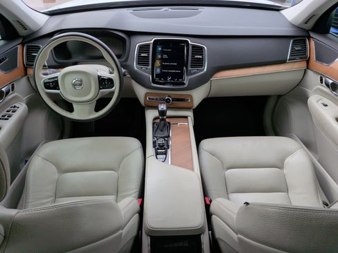 Used 2021 Volvo XC90 T6 Momentum w/ Climate Package image 30