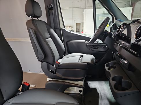 New 2026 Mercedes-Benz Sprinter 2500 image 10