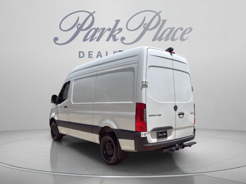 Used 2025 Mercedes-Benz Sprinter 2500 image 3