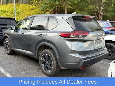 Used 2025 Nissan Rogue SV AWD/4WD image 4