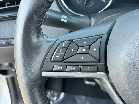 Used 2019 Nissan Rogue SV w/ Premium Package FWD image 23