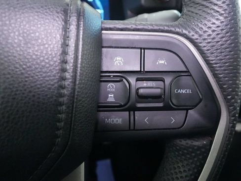 Used 2024 Toyota Tacoma TRD Sport AWD/4WD image 32
