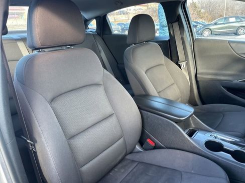 Used 2022 Chevrolet Malibu LT image 35