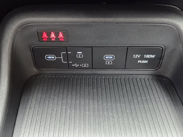 Used 2025 Hyundai Kona SEL AWD/4WD image 28