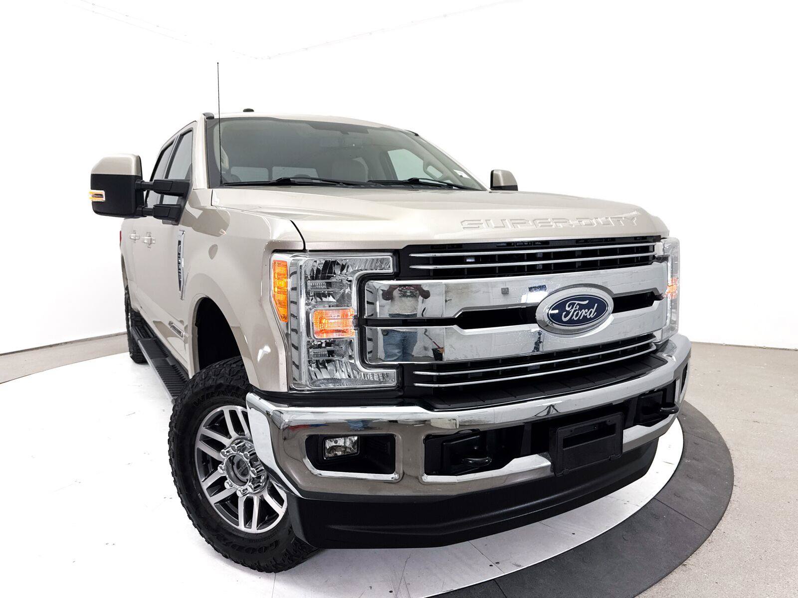Used 2017 Ford F250 Lariat w/ Lariat Value Package AWD/4WD image 6
