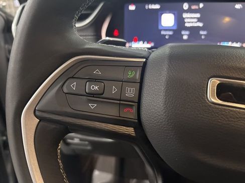 Used 2024 Jeep Grand Cherokee Altitude AWD/4WD image 20