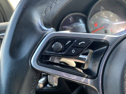 Used 2021 Porsche Macan S image 19