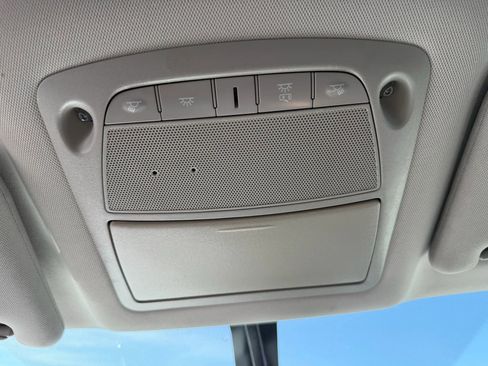 Used 2020 Nissan Pathfinder SV image 29