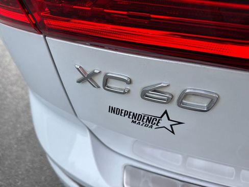 Used 2019 Volvo XC60 T5 Momentum w/ Premium Package image 30