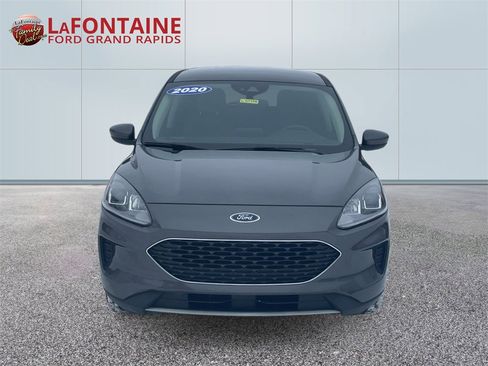 Used 2020 Ford Escape SE image 2