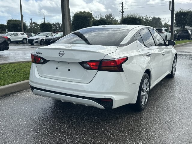 Used 2025 Nissan Altima 2.5 S FWD image 7