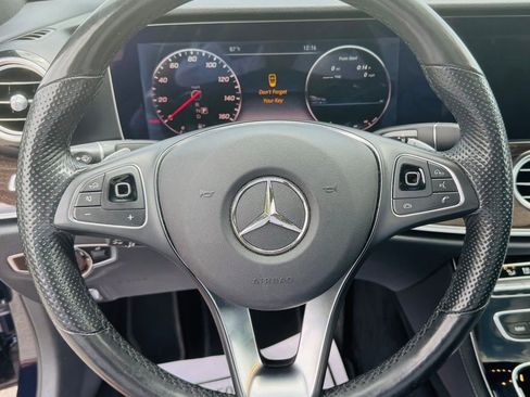 Used 2018 Mercedes-Benz E 300 4MATIC w/ Premium 3 Package image 10