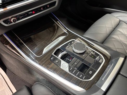 Used 2023 BMW X7 xDrive40i image 15