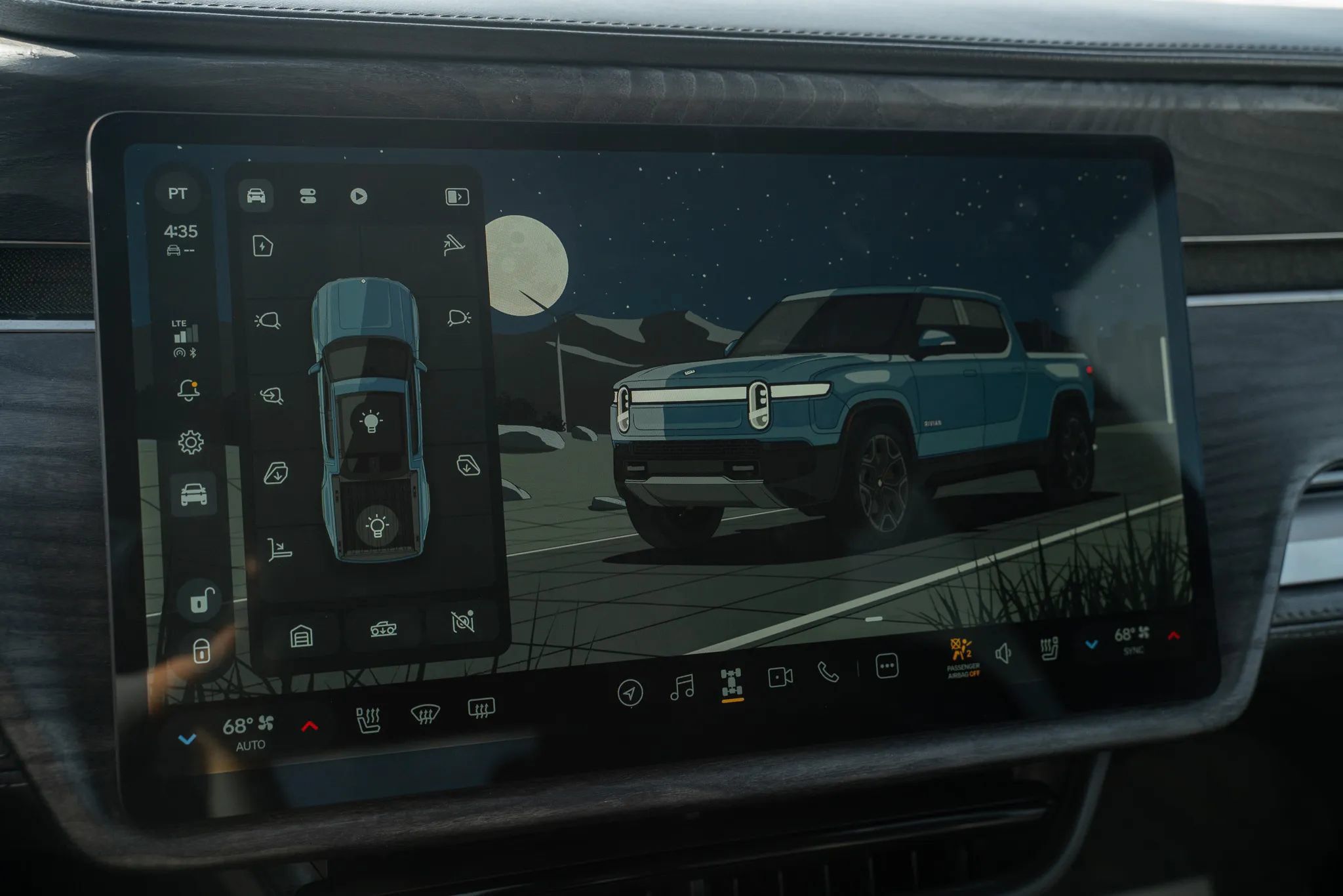 Used 2022 Rivian R1T Adventure AWD/4WD image 23
