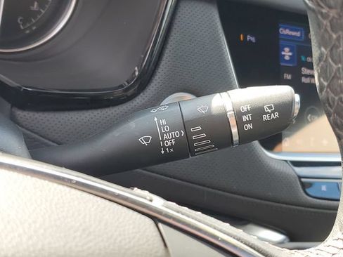 Certified 2022 Cadillac XT5 Premium Luxury w/ LPO, Floor Liner Package AWD/4WD image 20