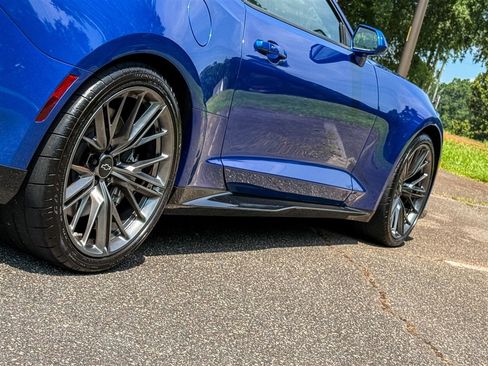 Used 2017 Chevrolet Camaro ZL1 RWD image 33