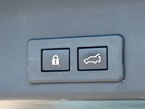 Used 2022 Subaru Ascent Premium w/ Convenience Package AWD/4WD image 34