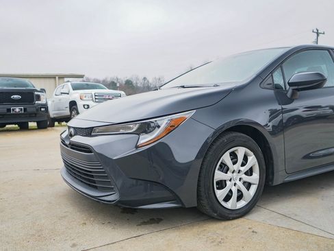Used 2023 Toyota Corolla LE image 26