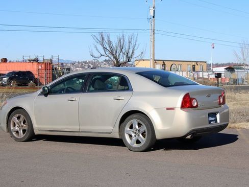 Used 2010 Chevrolet Malibu LT image 3