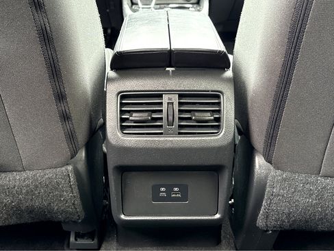 Used 2022 Nissan Rogue SV image 24