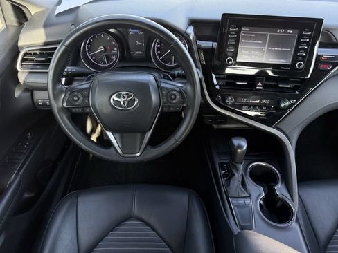 Used 2024 Toyota Camry SE FWD image 11
