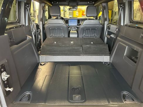 Used 2022 Ford Bronco Everglades image 38