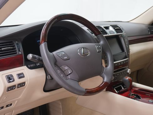Used 2012 Lexus LS 460 w/ Luxury Value Edition RWD image 10