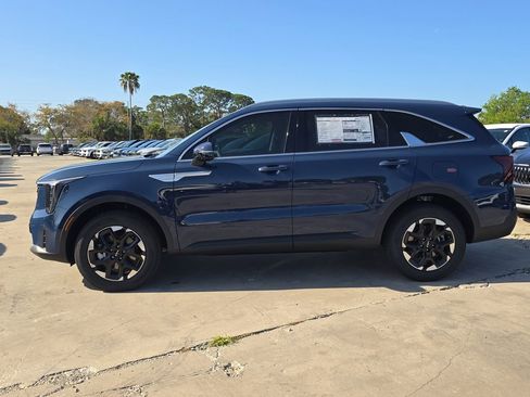 New 2026 Kia Sorento S image 5