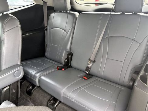 Used 2019 Buick Enclave Essence AWD/4WD image 13