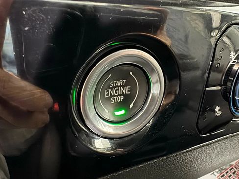 Used 2023 GMC Sierra 1500 SLE AWD/4WD image 17
