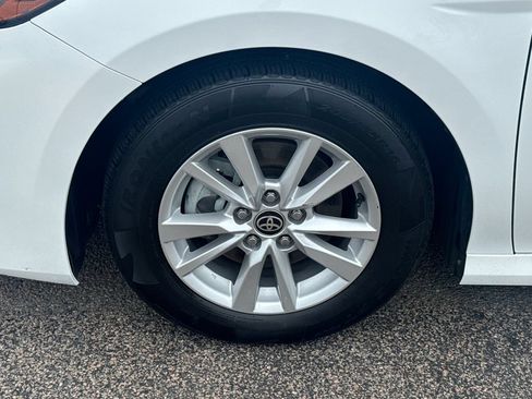 Used 2025 Toyota Camry LE FWD image 39