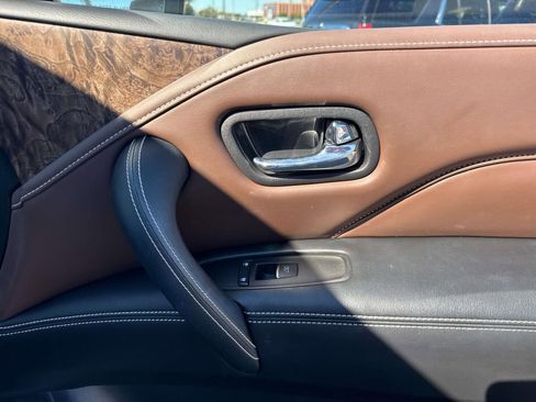 Used 2024 INFINITI QX80 Premium Select w/ All-Season Package image 15