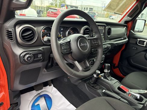 Certified 2023 Jeep Wrangler Willys image 15