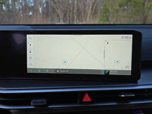 Used 2024 Kia Sorento S image 21